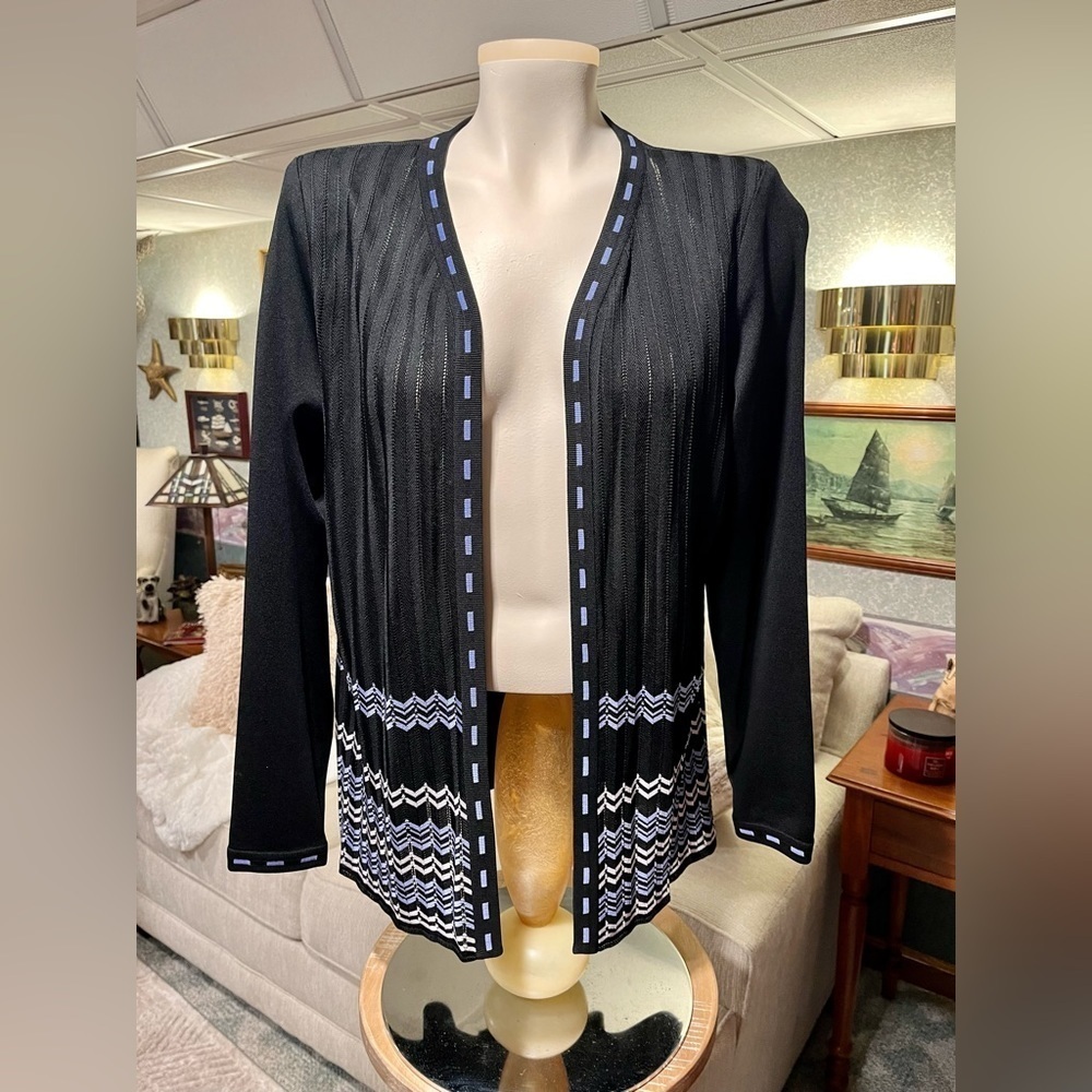 EXCLUSIVELY MISOOK Cardigan Sweater Size M Black Blue Gray Chevron Stripe Accent